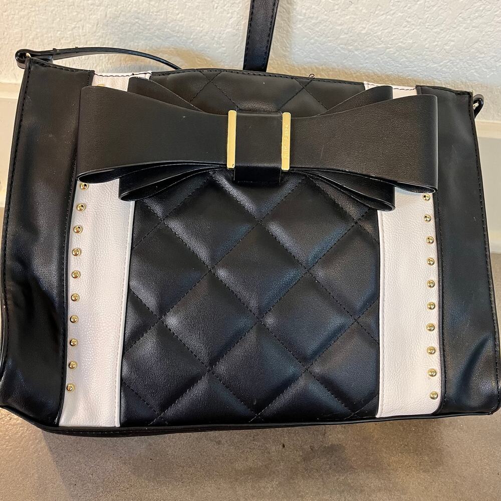 Betsey Johnson Black White Bow Quilted Handbag purse gold accent womens bag - Picture 5 of 13